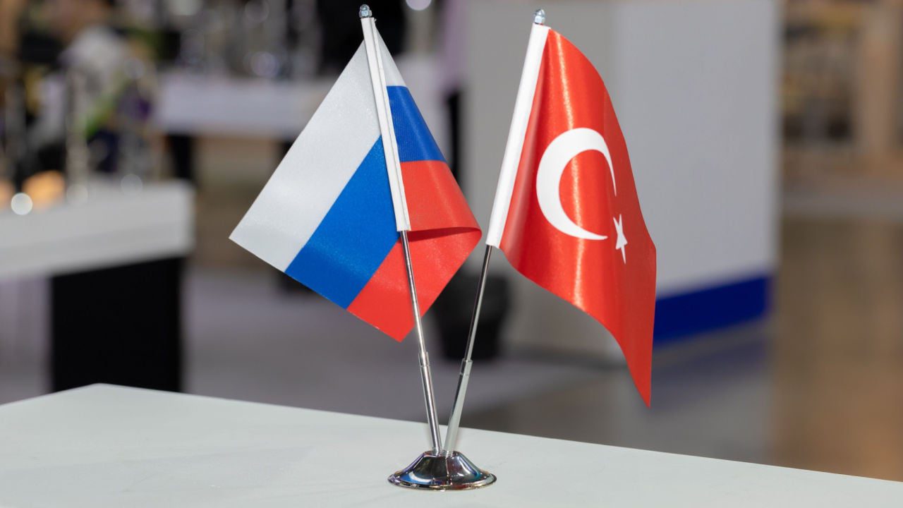 Russia Developing Payment Gateways With Partners Like Turkey, Mulling Crypto Settlements