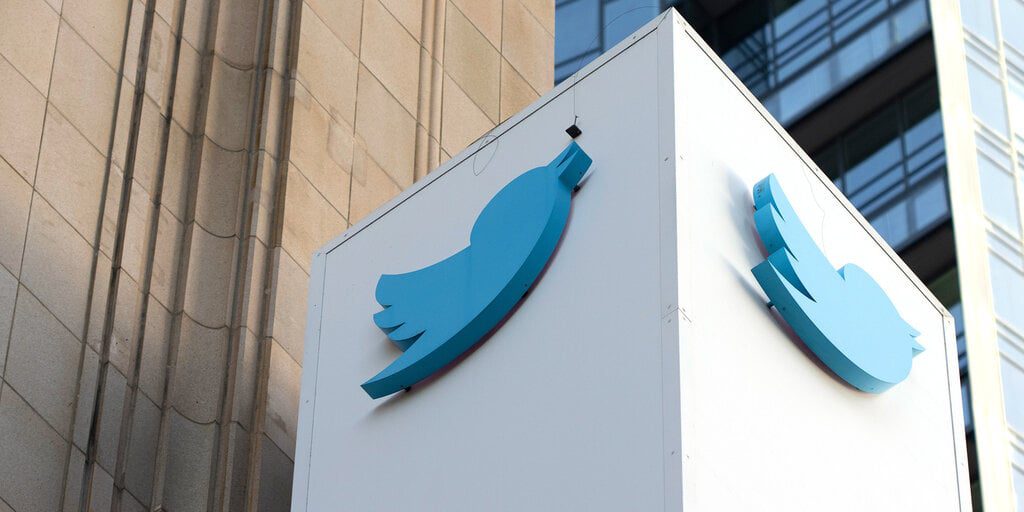 Two Twitter Alternatives Take Flight This Week—What Are Spill and Threads?