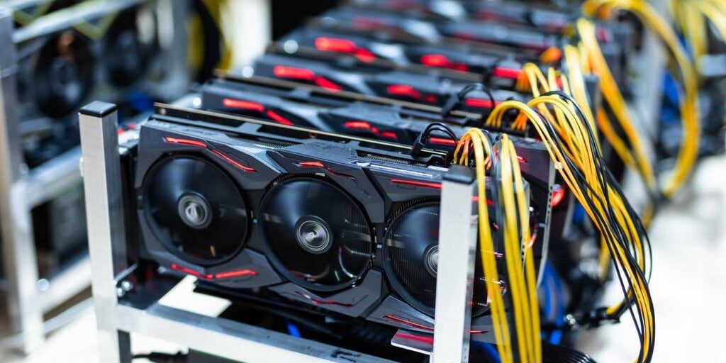 Bitcoin Miners Sell Off Bitcoin to Stay Afloat as BTC Price Wavers