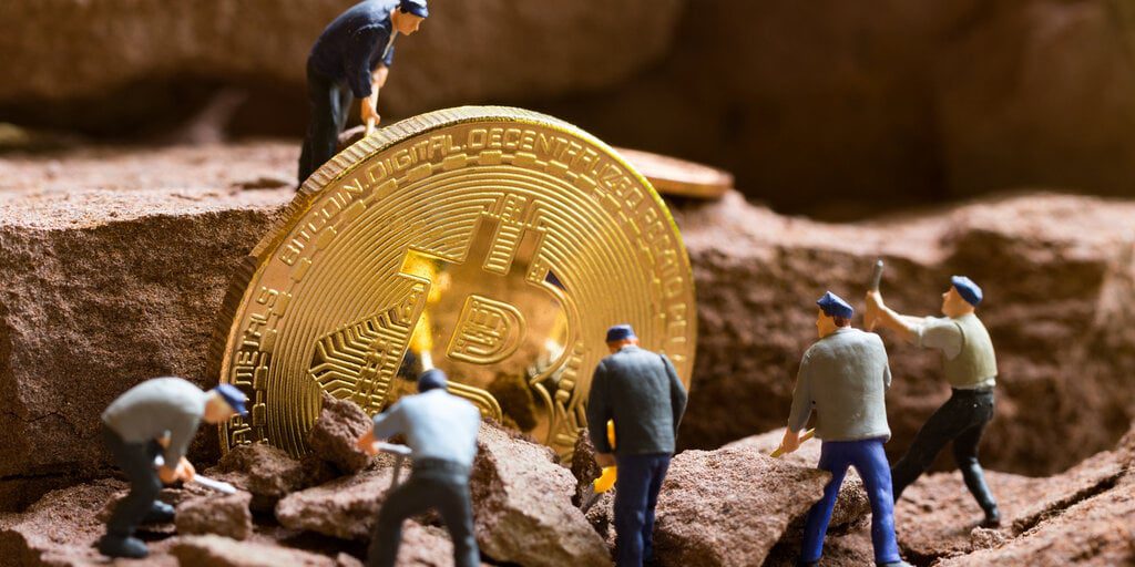Solo Bitcoin Miners Are Winning More Blocks Lately—What Gives?