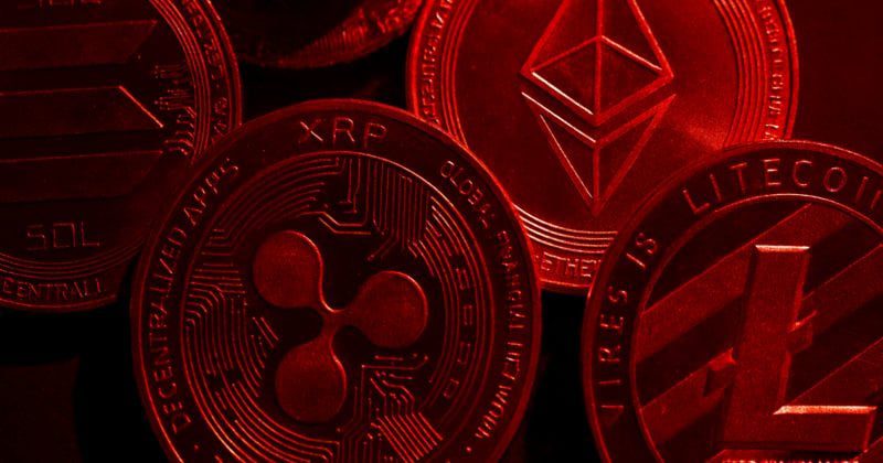 Crypto liquidations surge past $800M with notable market cap decline